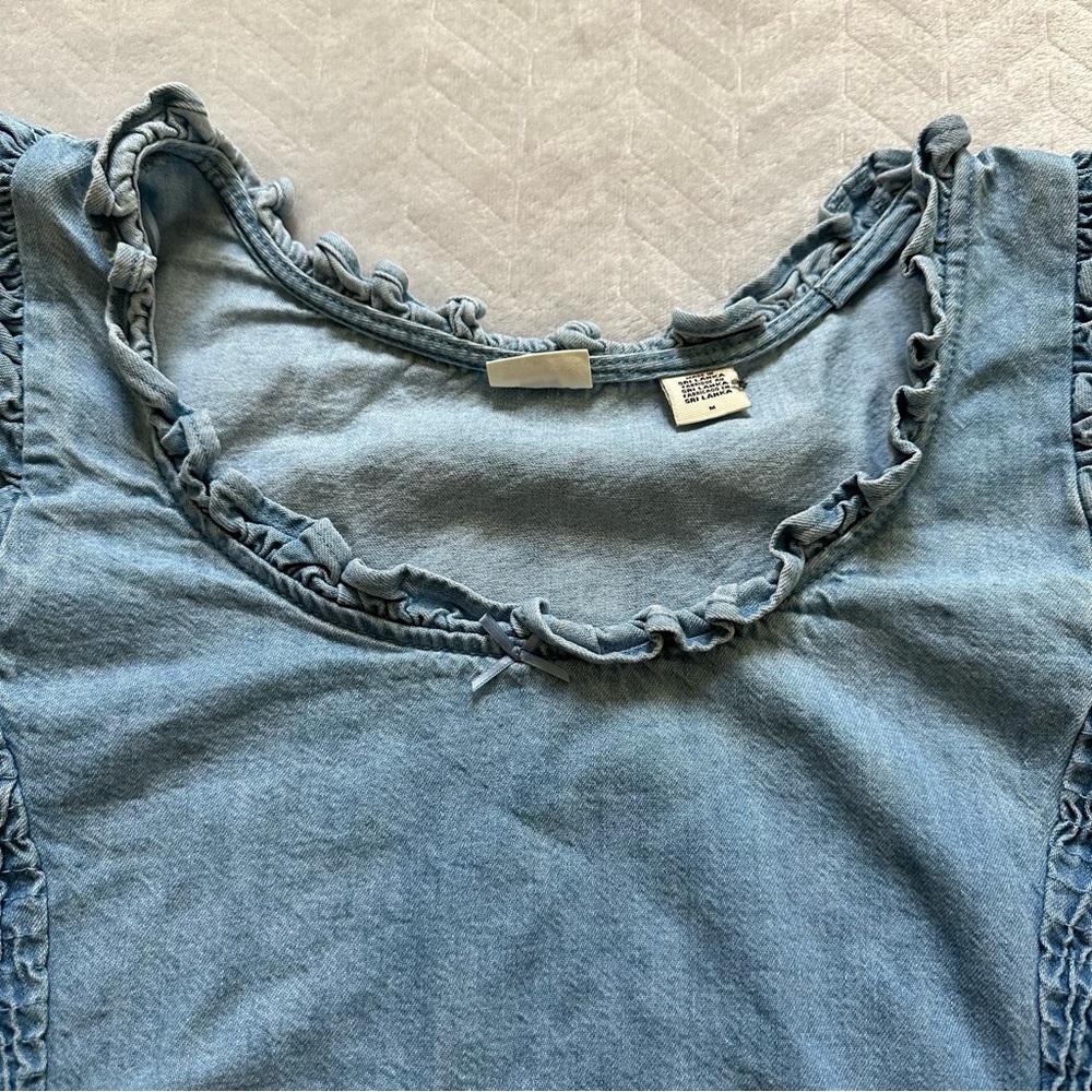 Levi’s Louise Puff Sleeve Smocked Cropped Blouse Denim Blue Size M - Picture 5 of 10